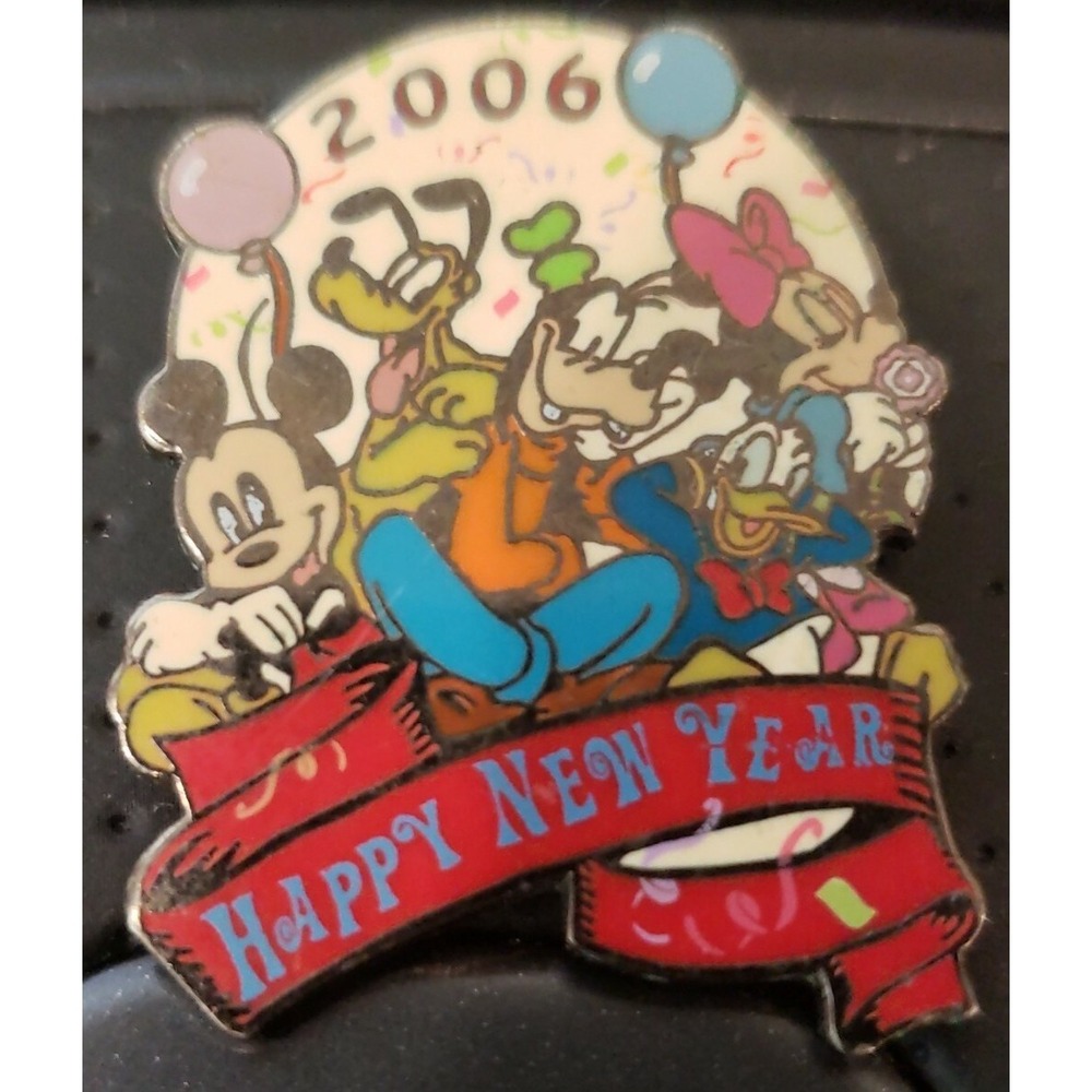 Disney Pin 2006 Happy New Year Mickey Minnie Pluto Goofy Donald LE Disney Store